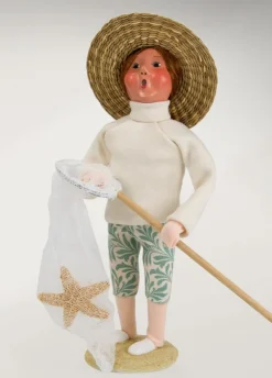 Beach Girl Catching Starfish, Byers Choice, Znau173