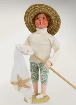 Beach Girl Catching Starfish, Byers Choice, Znau173